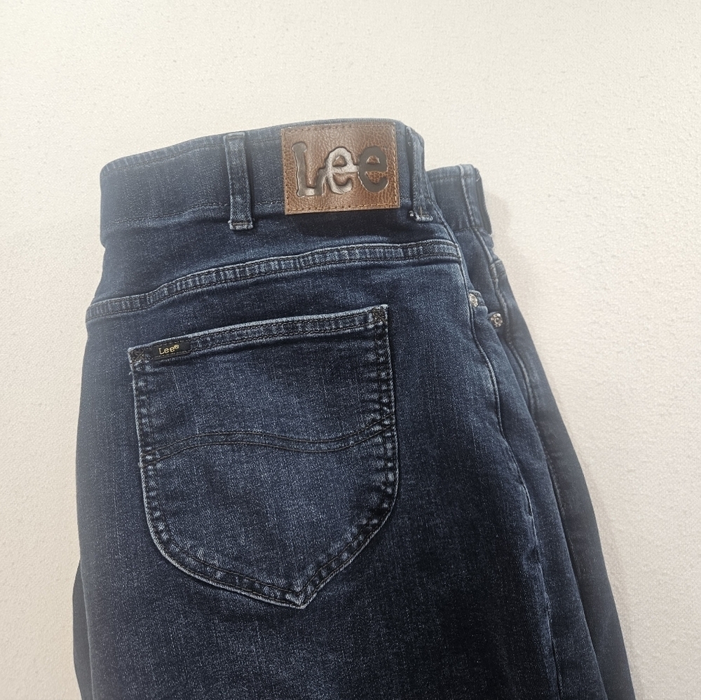 Lee Extreme Motion MVP Athletic Fit Jeans 40x30 - Picture 3 of 9